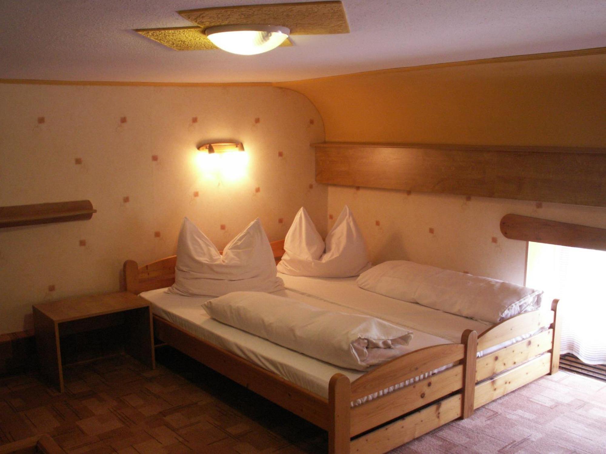 Hotel Lesni Dum 3*